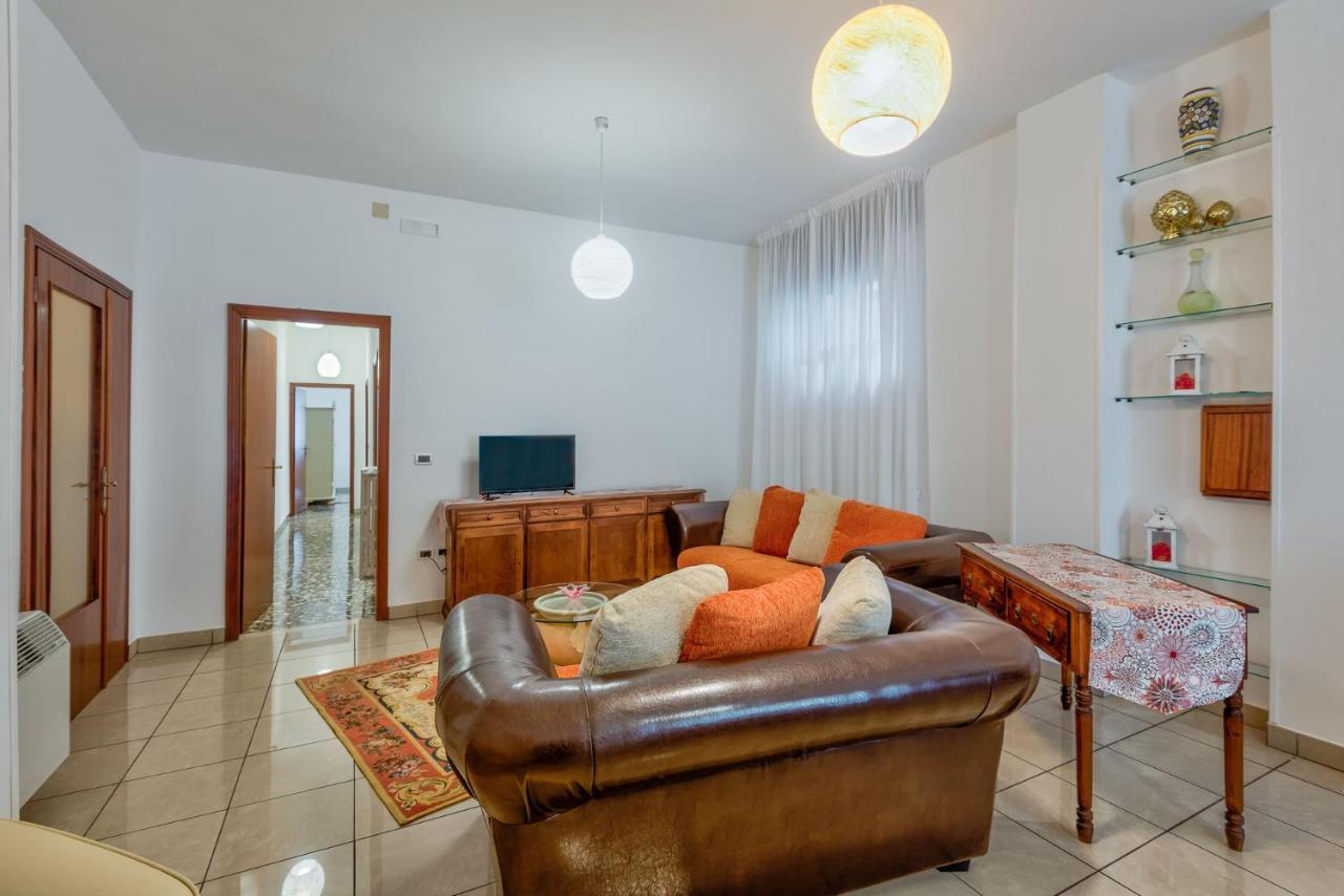Casa Vacanza Binario 35 Ceglie Messapica Bagian luar foto
