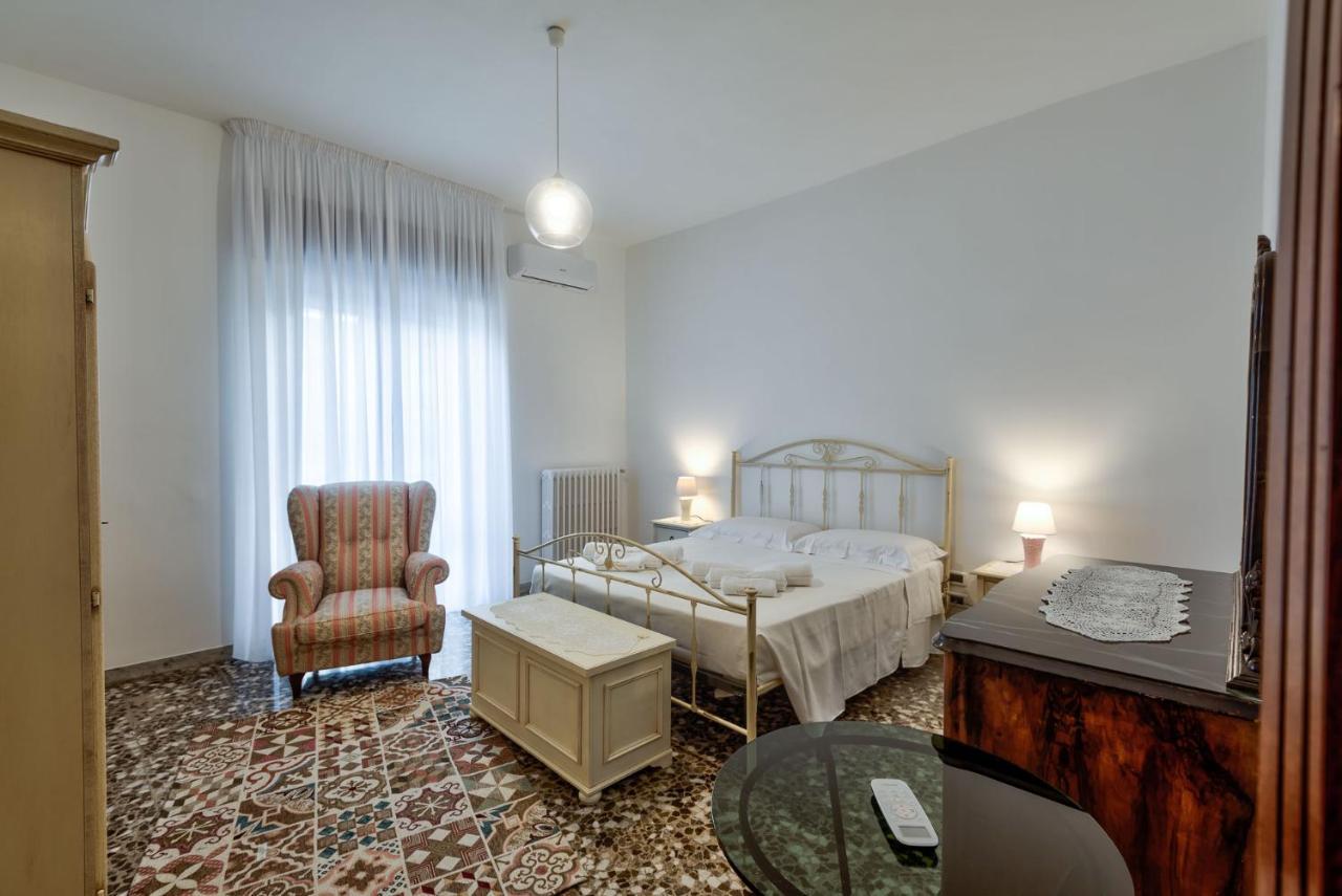 Casa Vacanza Binario 35 Ceglie Messapica Bagian luar foto